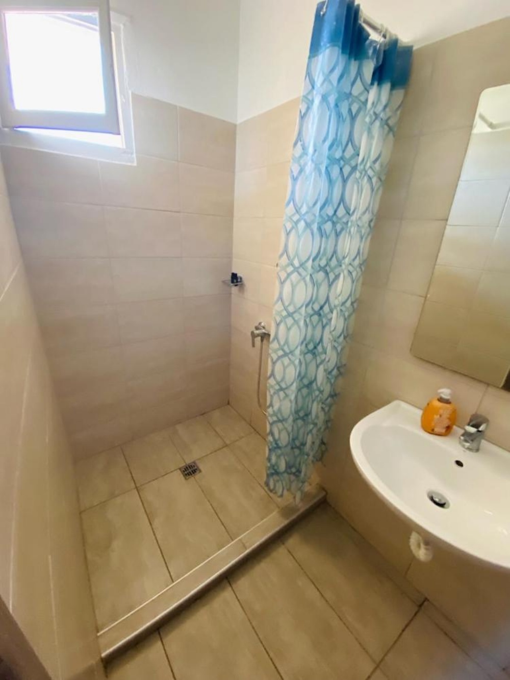 Room image 2